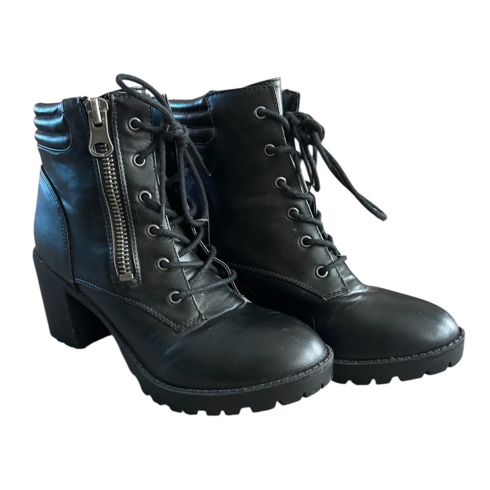 Chic Steve Madden Black Lace-Up Block Heel Boots with Zipper and Tread Size 8.5 - Picture 4 of 10